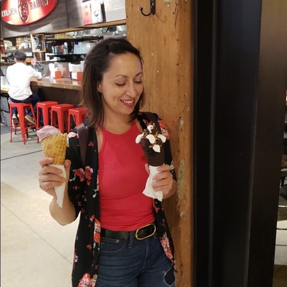 Meet your Posher, Tiffany - Picture 1 of 1